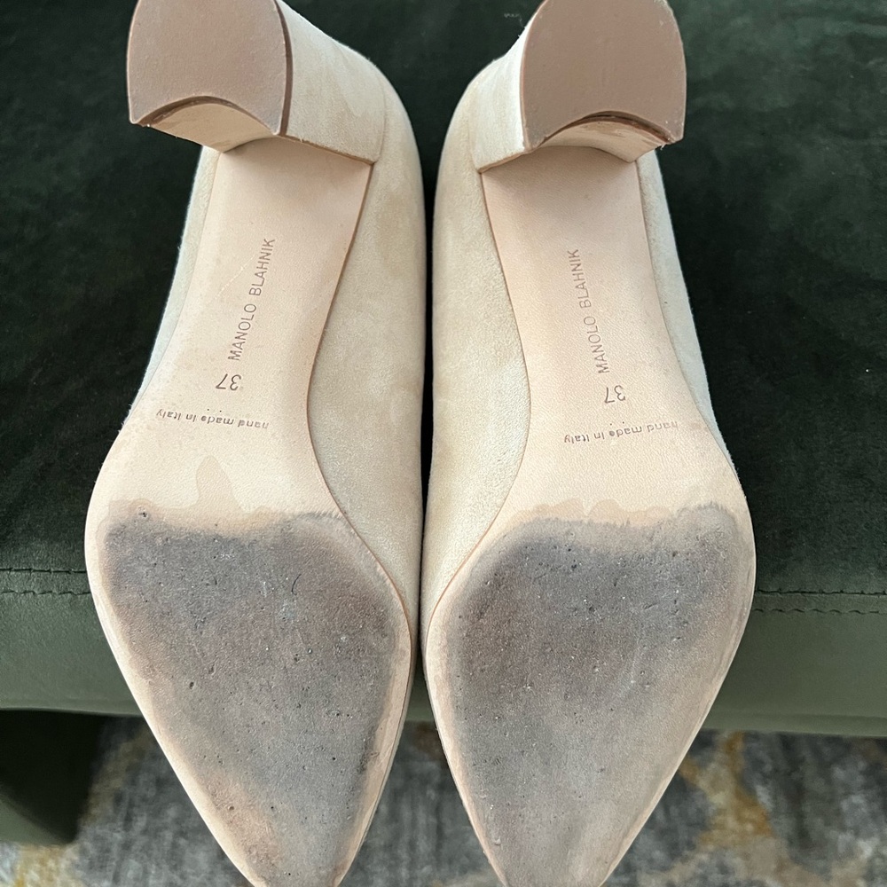 Manolo Blahnik Tucciototo Beige Suede Block Heel Pumps Size 37 - Picture 5 of 8